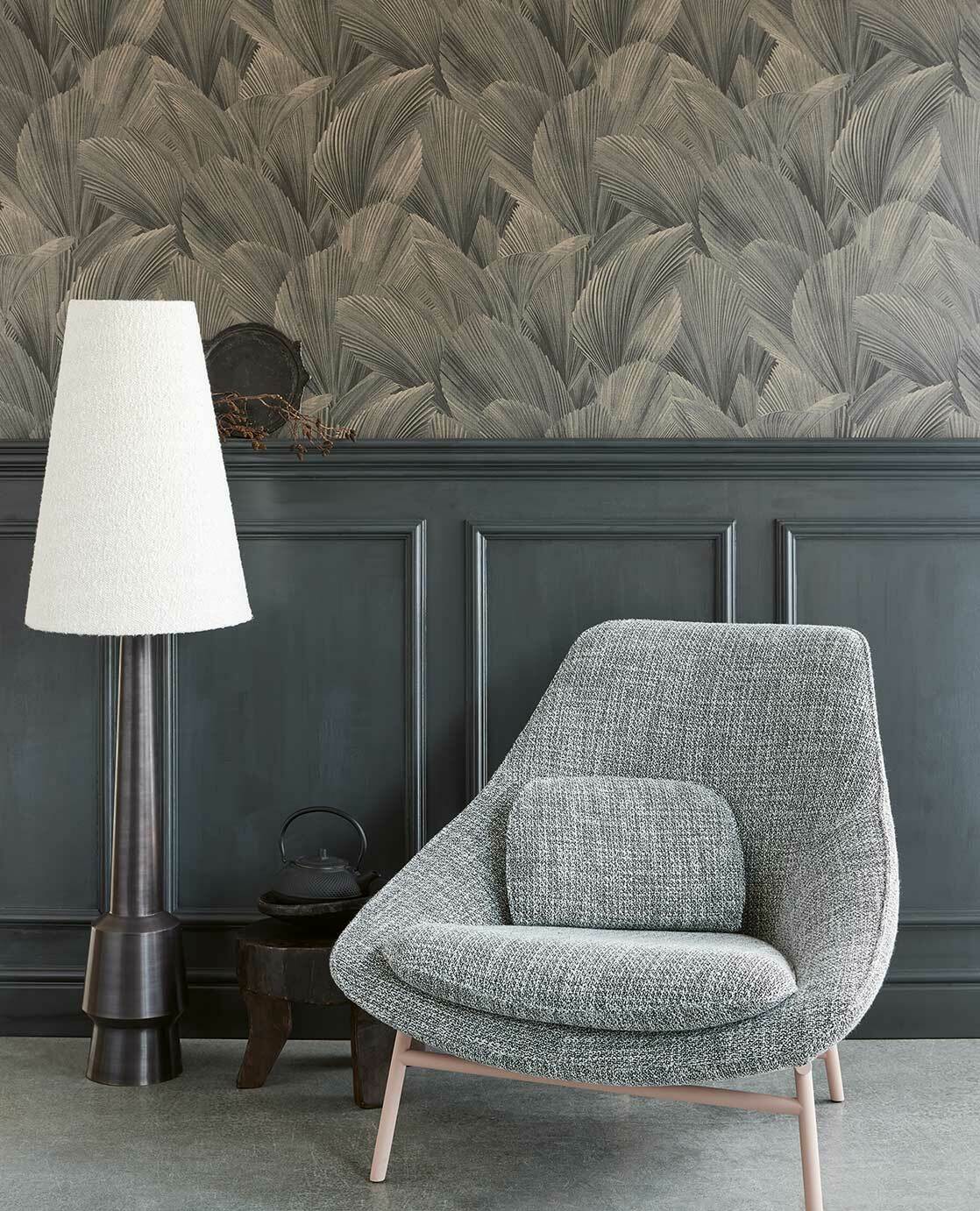 Feathering Leaves - Black