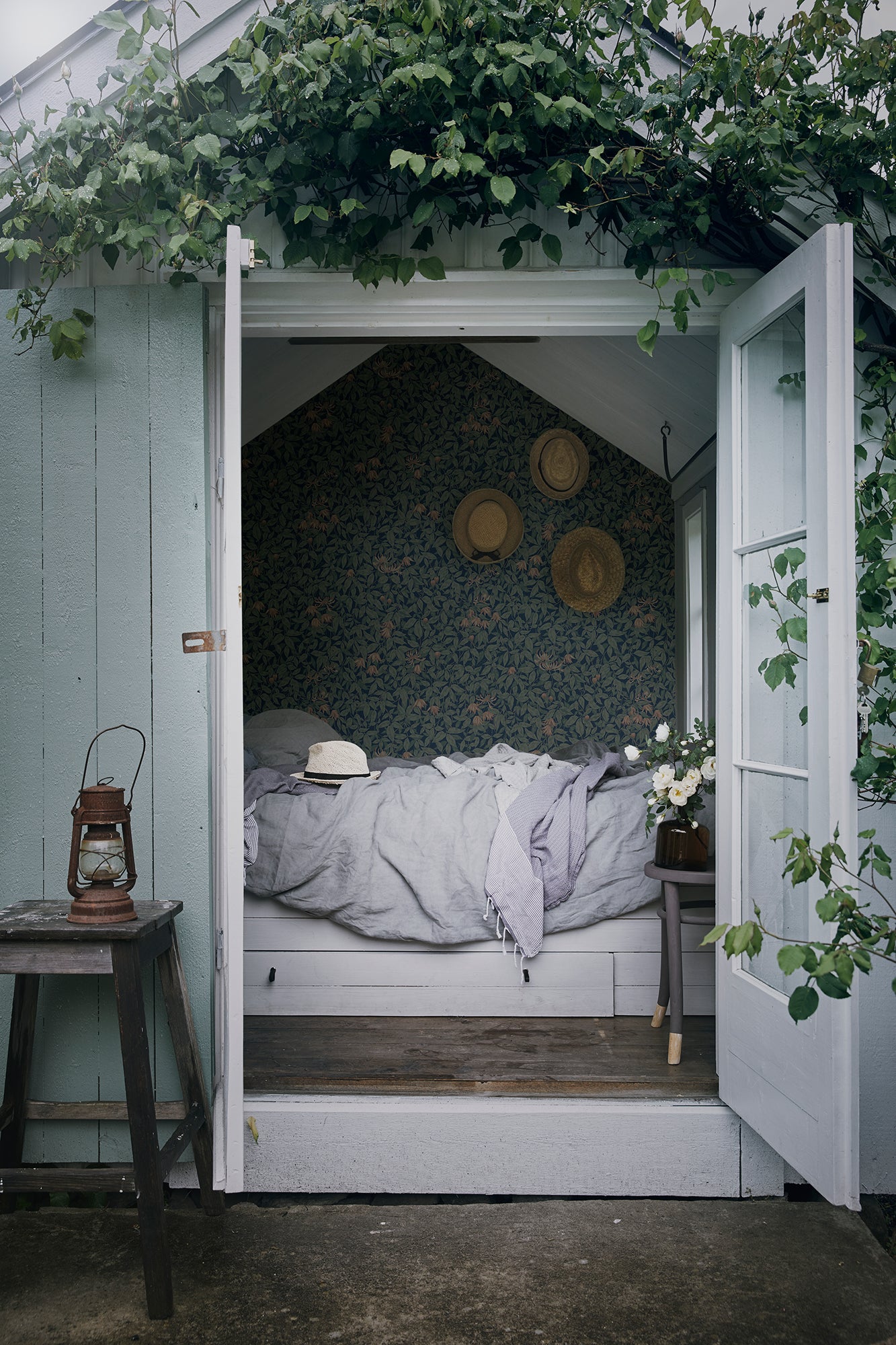 Linnea - Midnight Blue