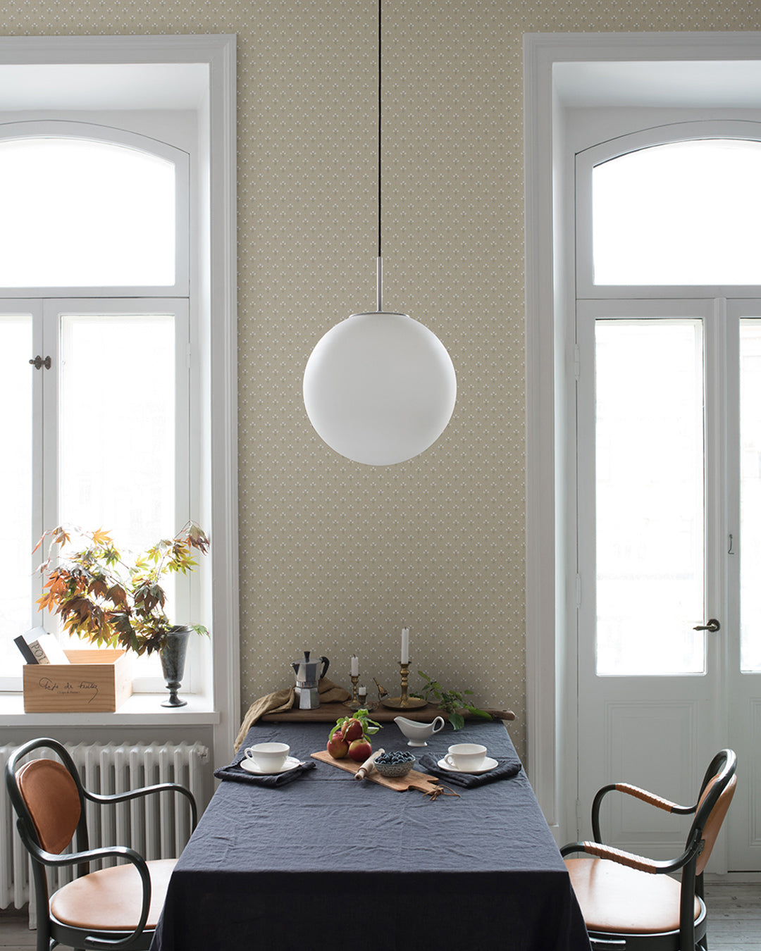 Beige tapet i køkken