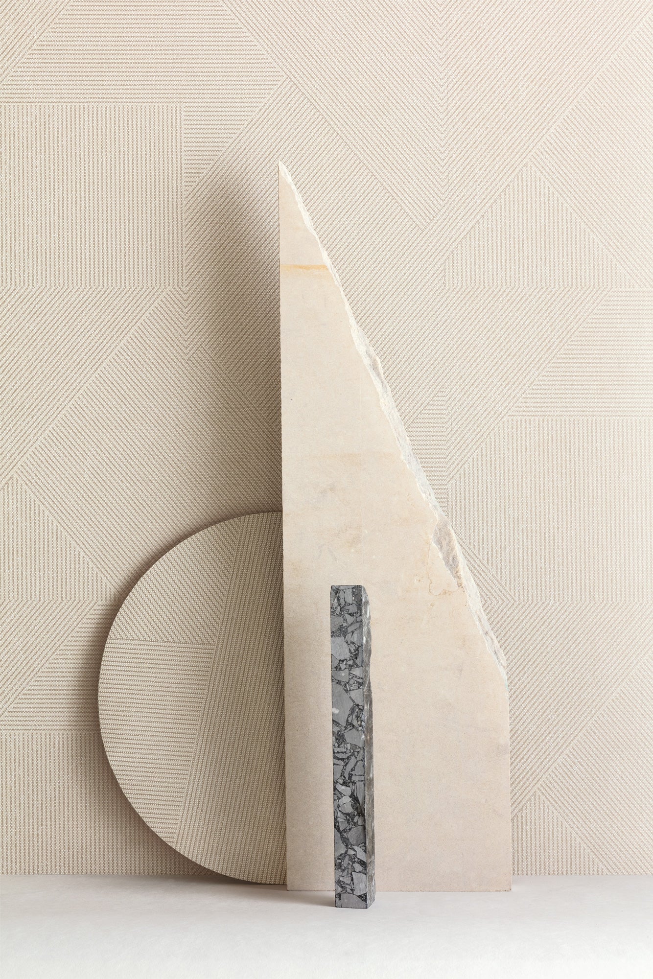 Epoxy Parchment Grafisk tapet med kanvaslook i lyse toner