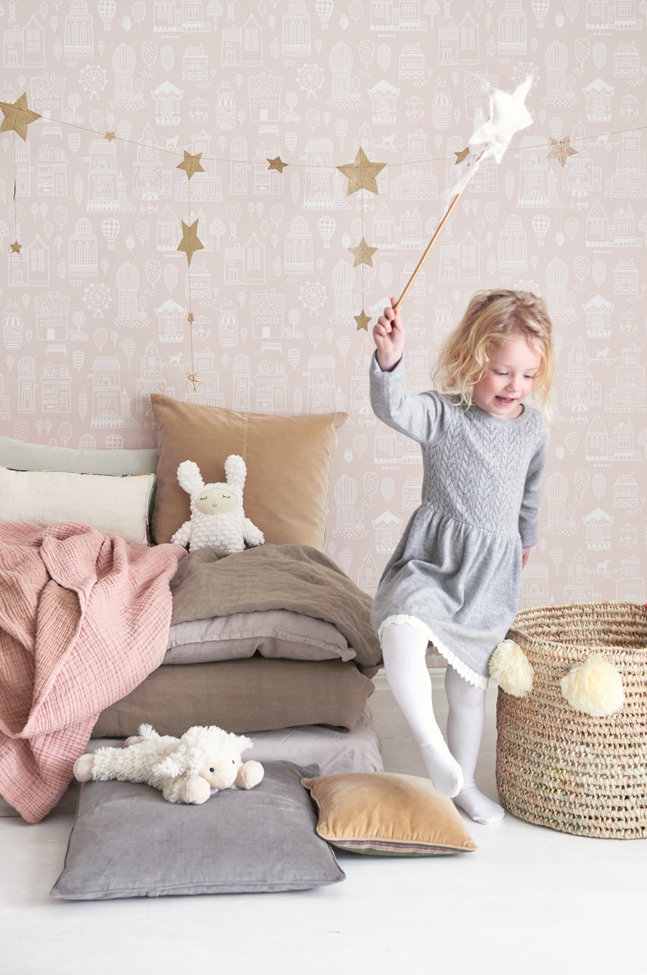 Small Town - Støvet Lyserød