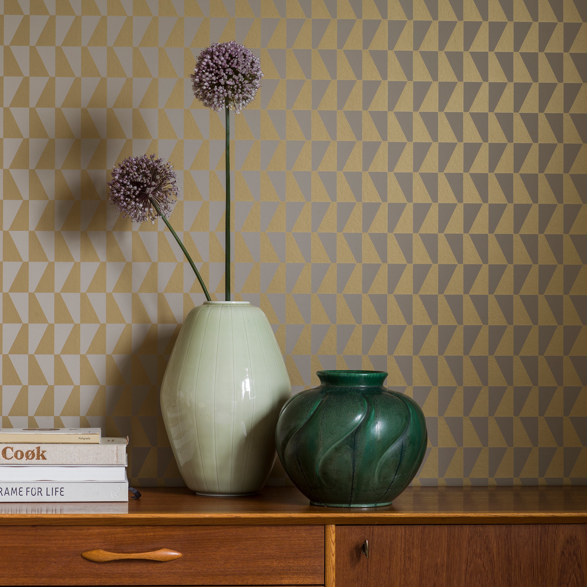 Arne Jacobsen - Trapez - Gold & Greige