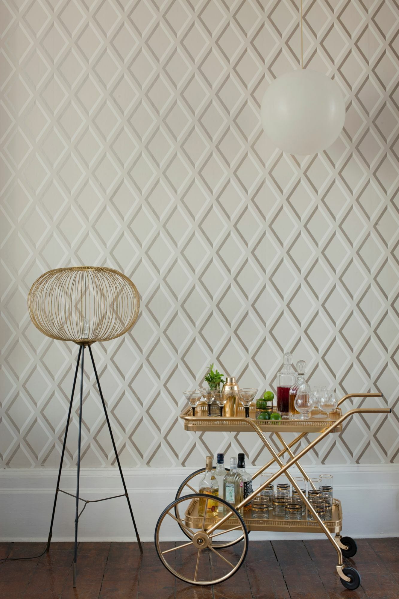 Pompeian - Gilver & White